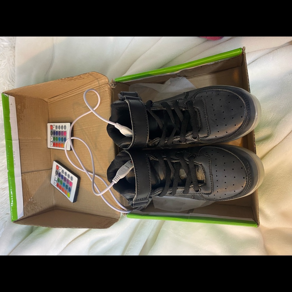 boys LED light up shoes